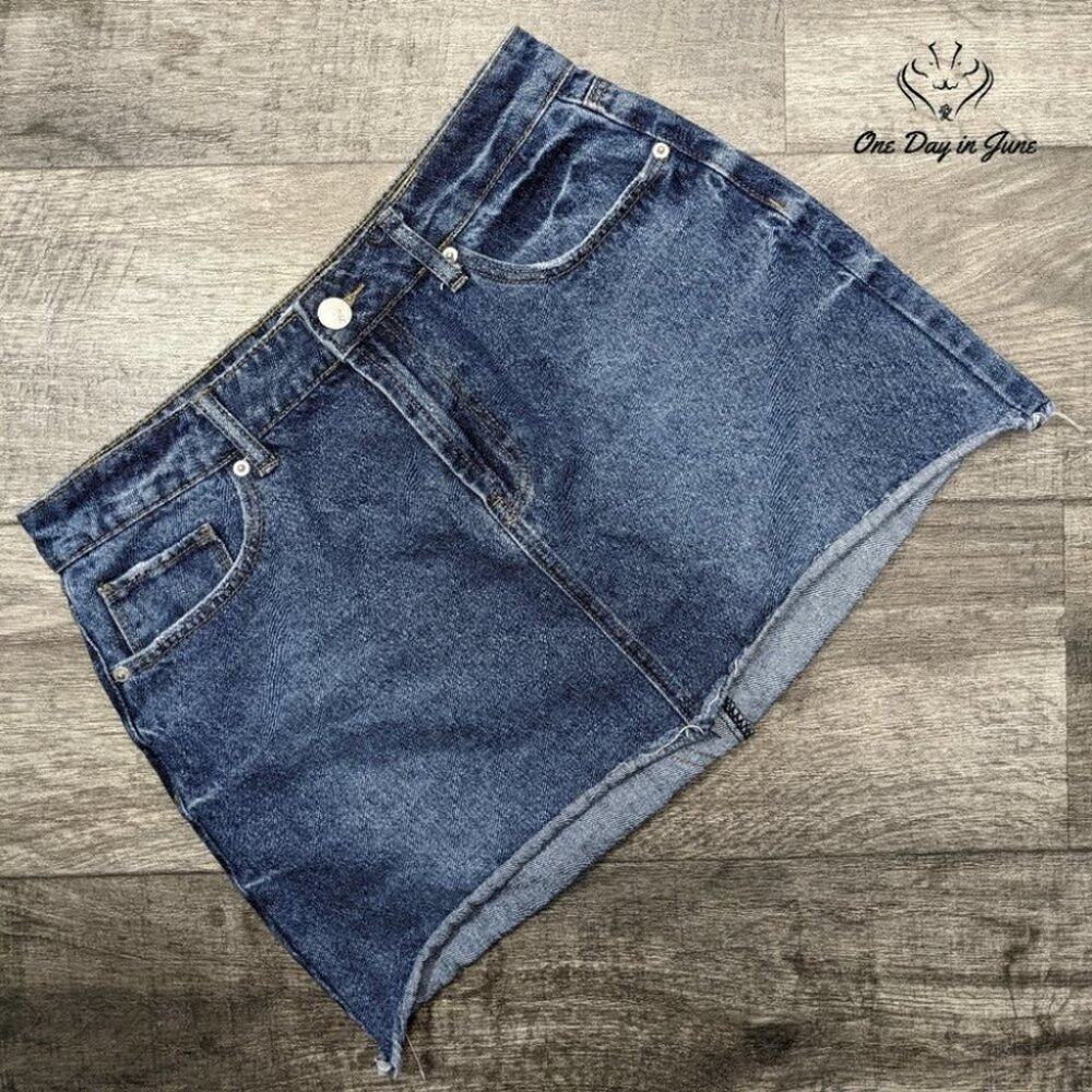 Ashley Mason Distressed Denim Skirt Size L